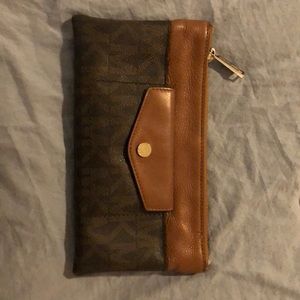 Mk wristlet